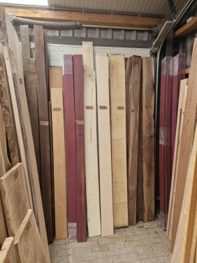 Planken mahonie, eiken, kersen, beuken, teak, walnoot, wenge, hard maple
