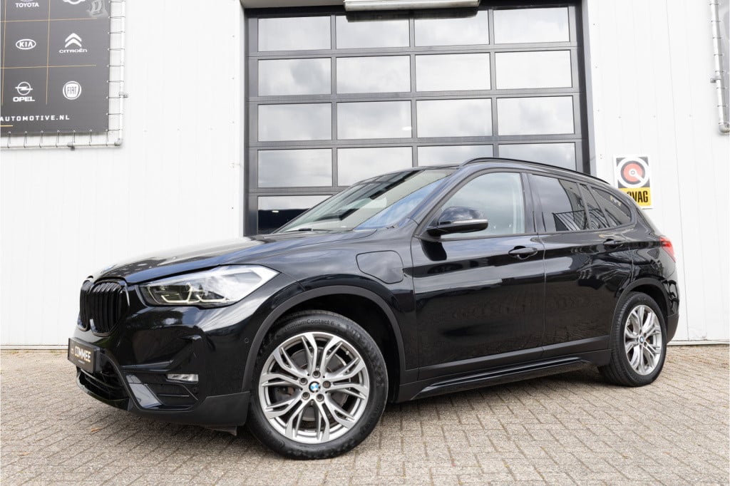 BMW X1 xdrive25e sport line ✅pano✅navipro✅sportstoelen