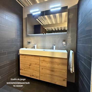 Luxe badkamermeubel + doucheopstelling – showroommodel te koop
