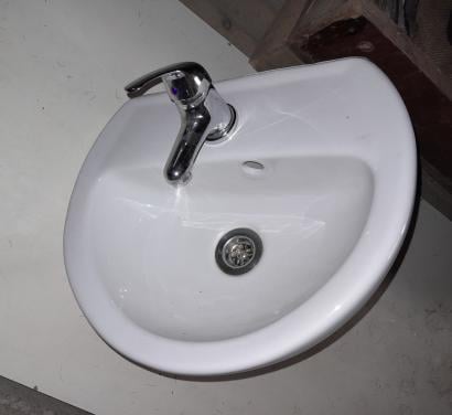 I.g.st z. wasbak incl kraan en felxibele aansluiting