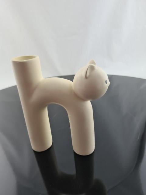 Bloemenvaasje kat crème