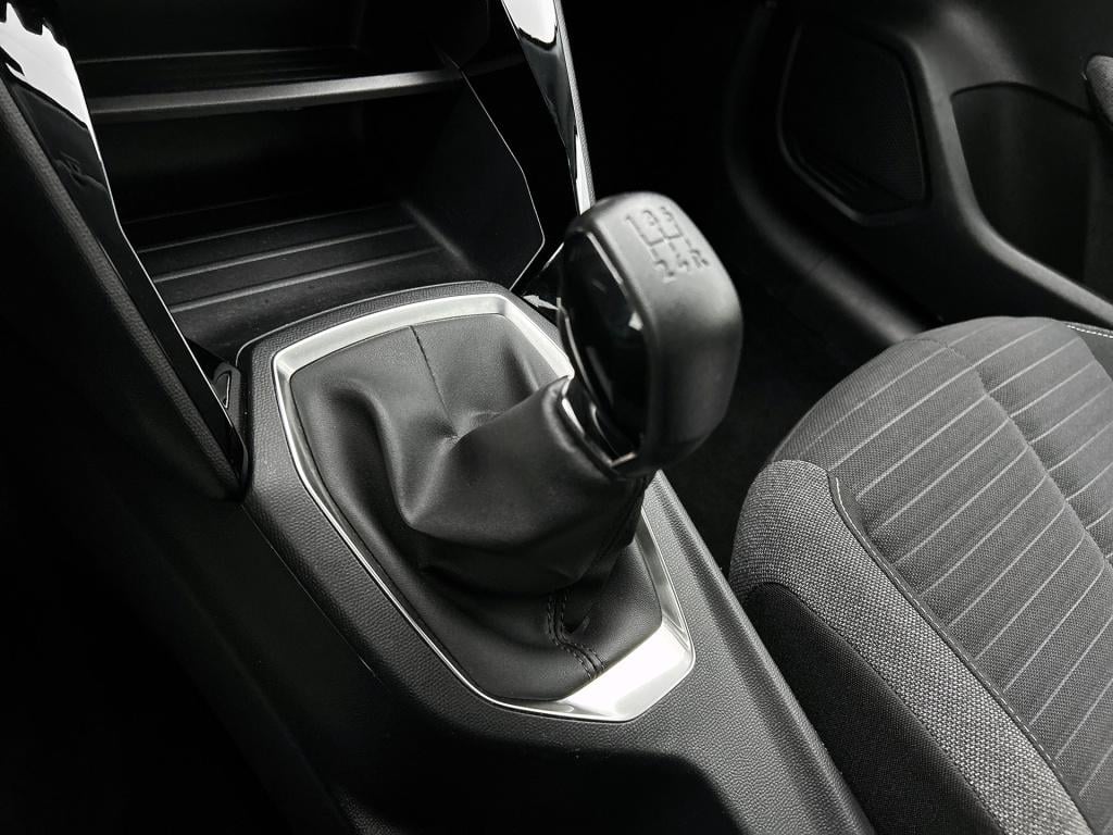 Peugeot 208 75 pk style | rijklaar | apple carplay / android auto | parkeer
