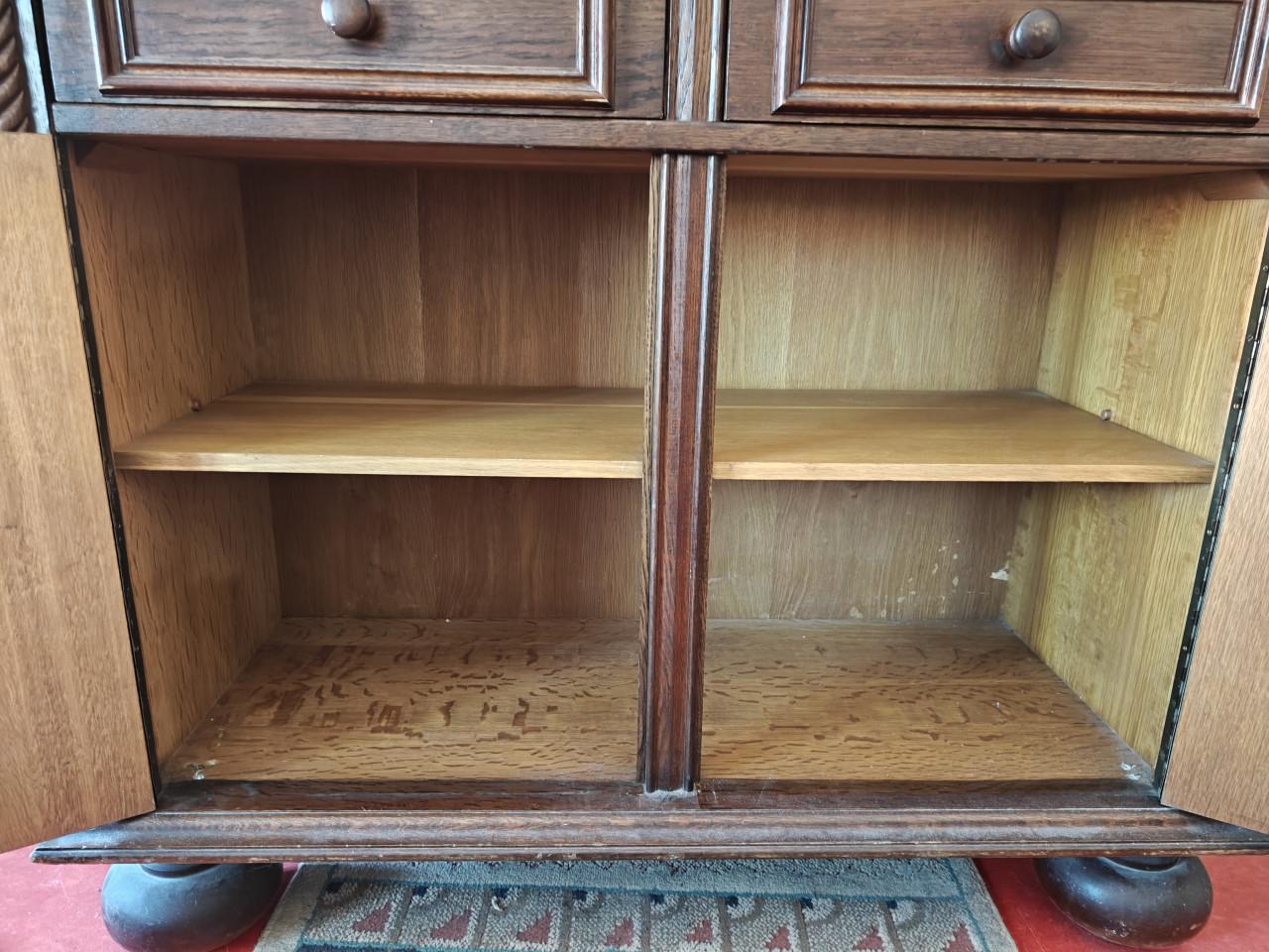 ALLEEN OPHALEN Antieke houten kast met houtsnijwerk