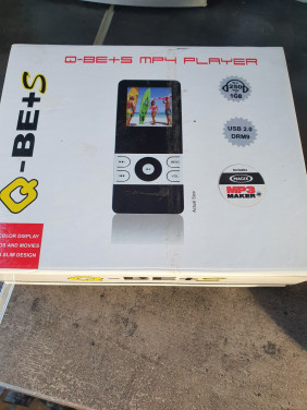 Zgan Q-BE+S mp3, mp4 multimedia speler 2Gbyte, handleiding, CD.