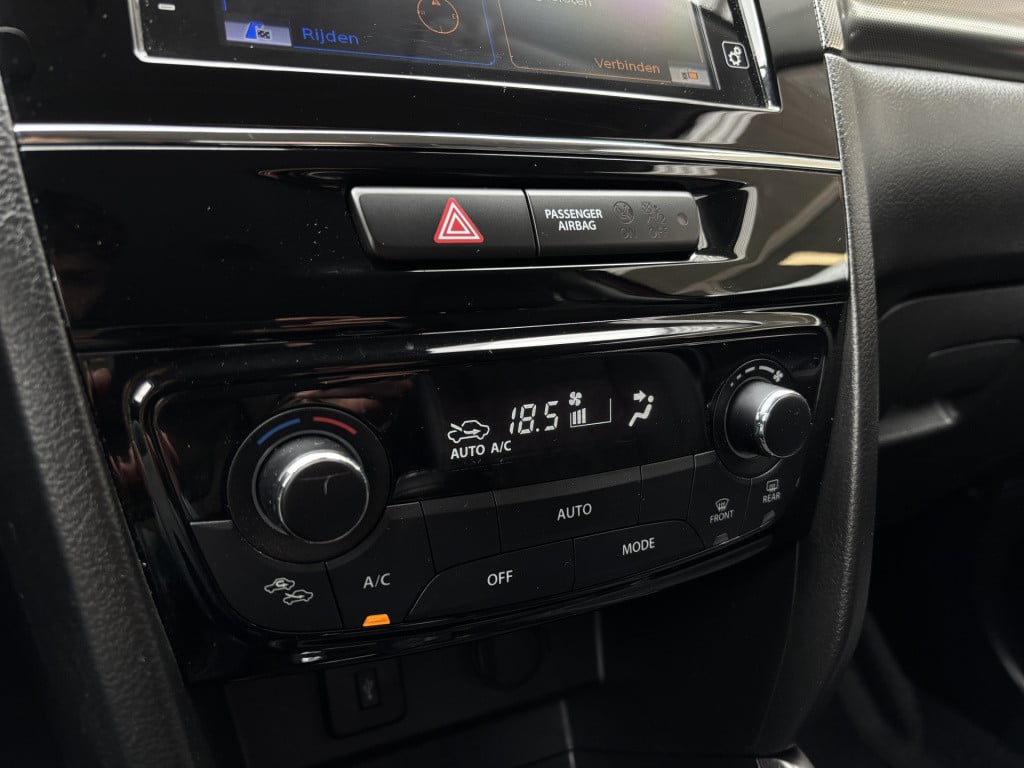 Suzuki Vitara 1.4 boosterjet style smart hybrid