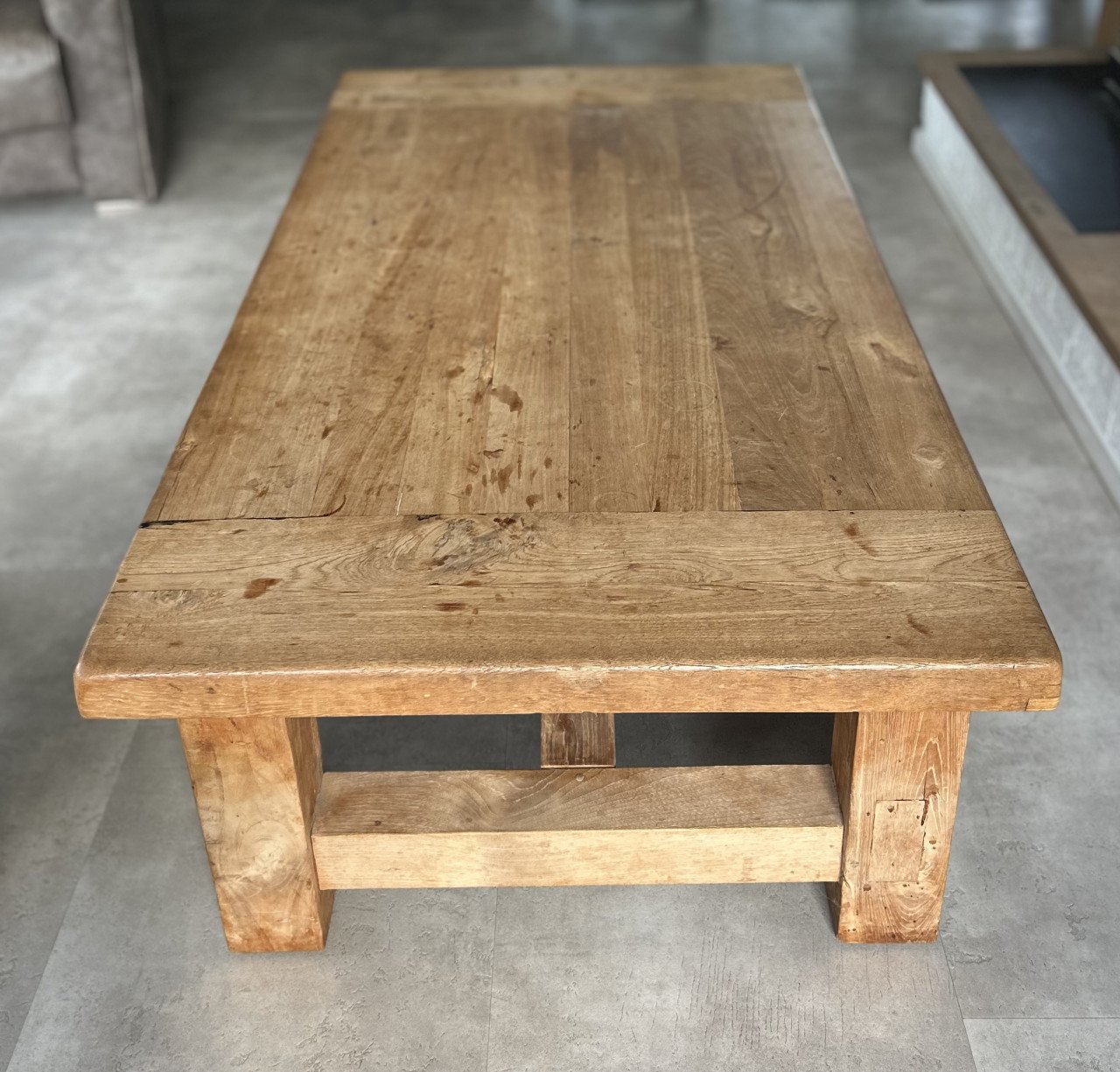 Robuuste, massieve teakhouten kloostertafel salontafel 150x80x47