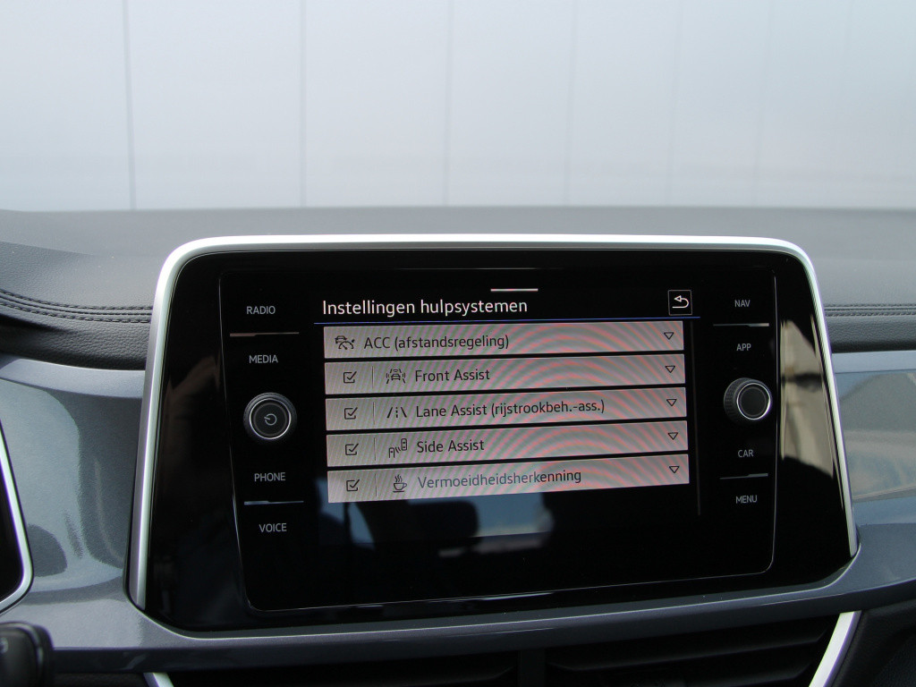 Volkswagen T-roc 1.5 tsi 150pk dsg style | acc | lane | camera