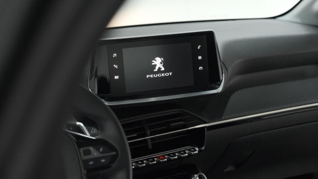 Peugeot 208 puretech 100 eat8 active | parkeersensoren | navigatie | apple 