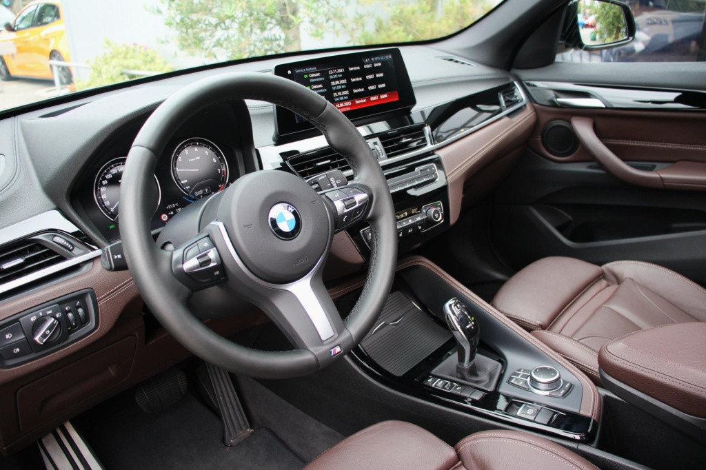 BMW X1 sdrive18i m sport - pano - leder - led - headup - navi plus - full o