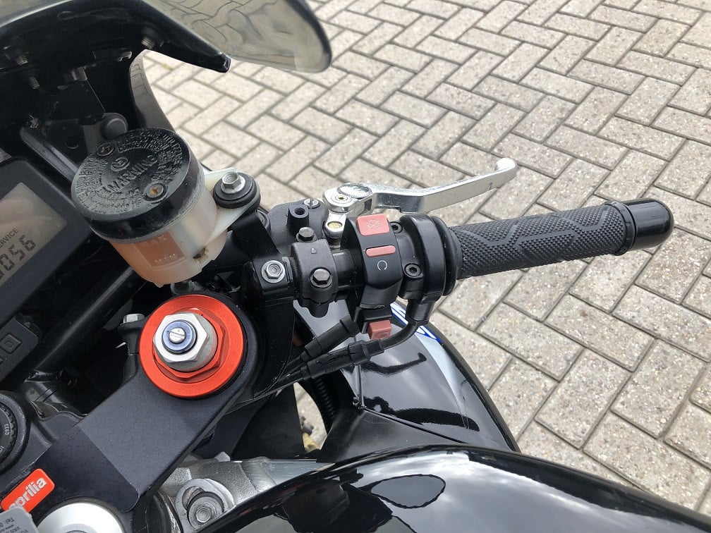 Aprilia SL1000 Falco, mooie sportieve motor, LeoVinci uitlaten €1895,-