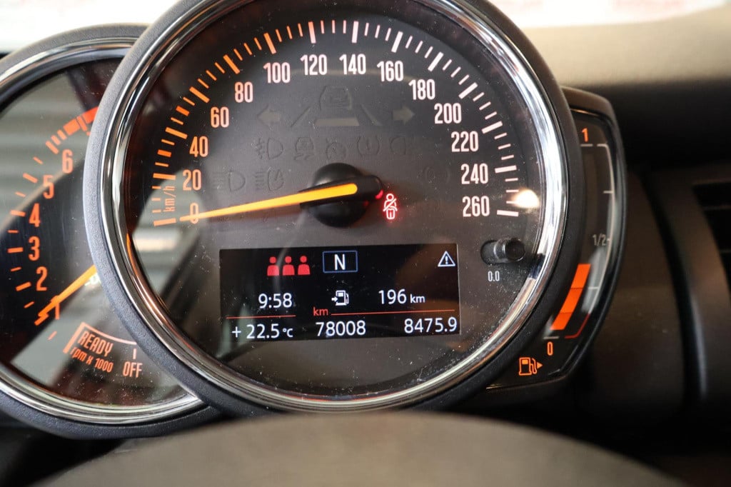 Mini One mini 1.5 business edition nl auto, cruise controle, appconnect, al