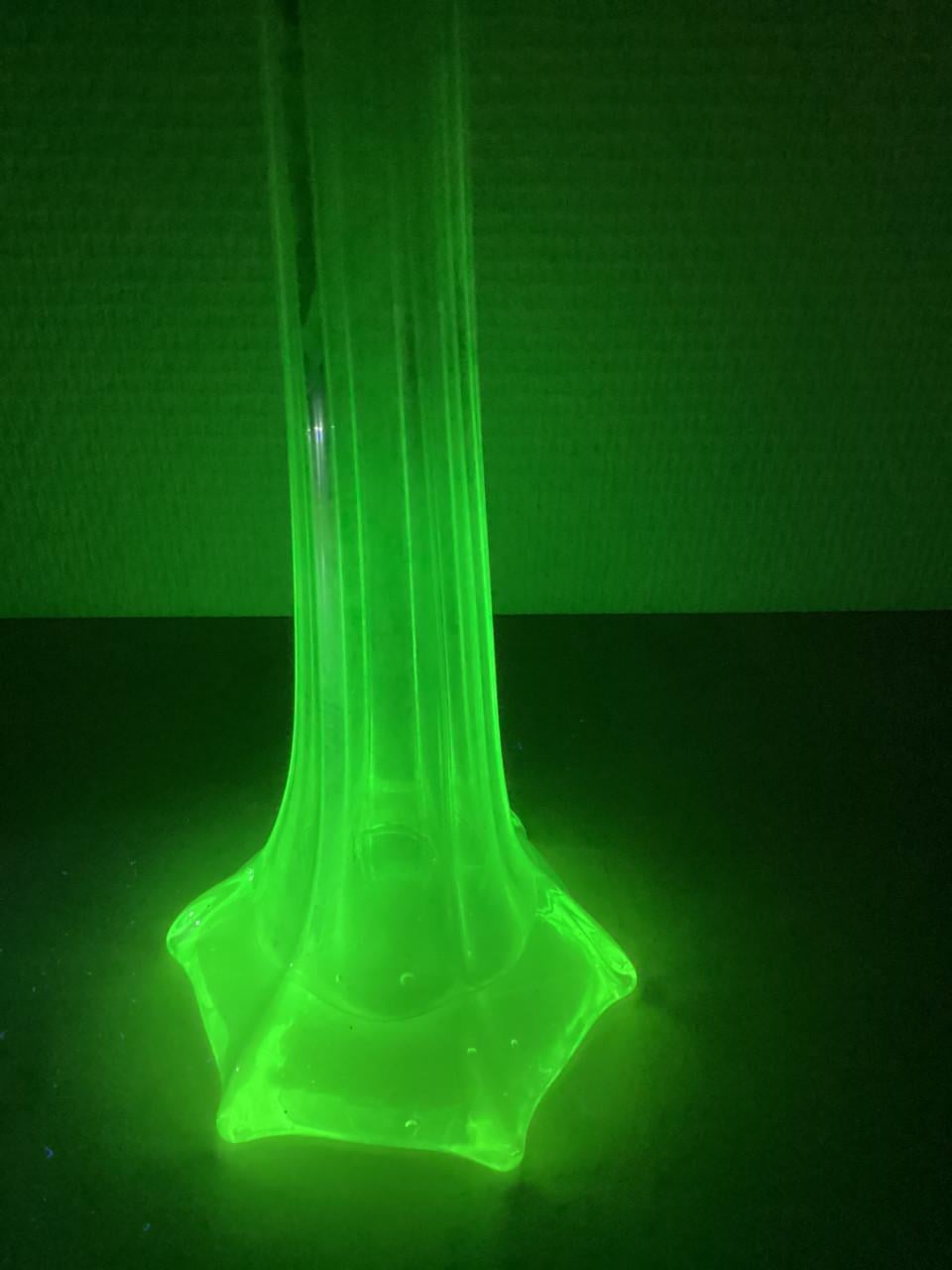 Soliflora vaas van uranium glas