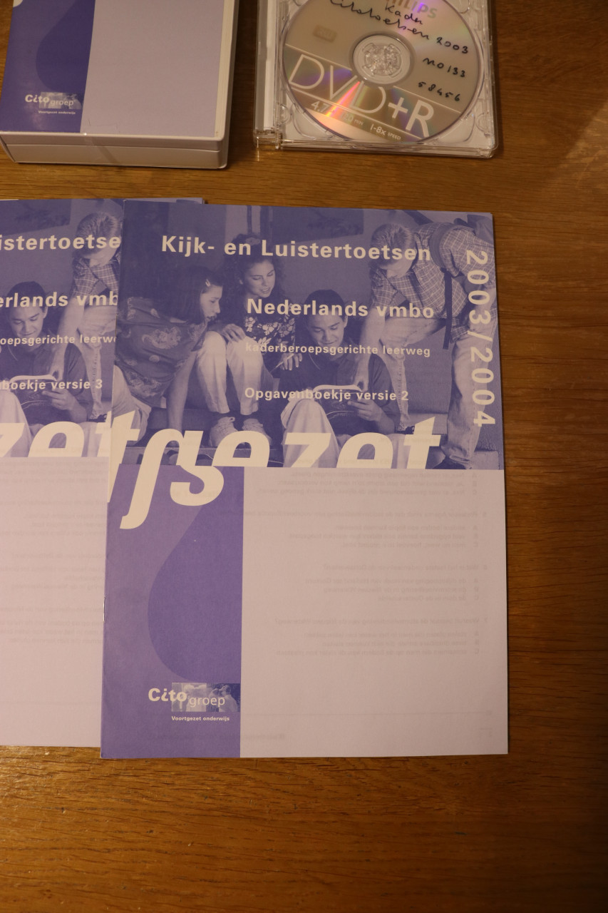 Kijk- en luistertoets Nederland Kaderberoepsgerichte leerweg 2003/2004