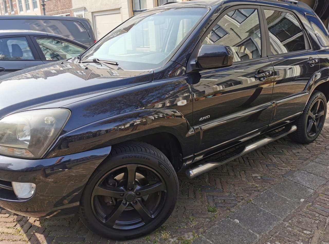 Mooie Kia Sportage 2.7 V6 4WD automaat (bieden vanaf 2800)