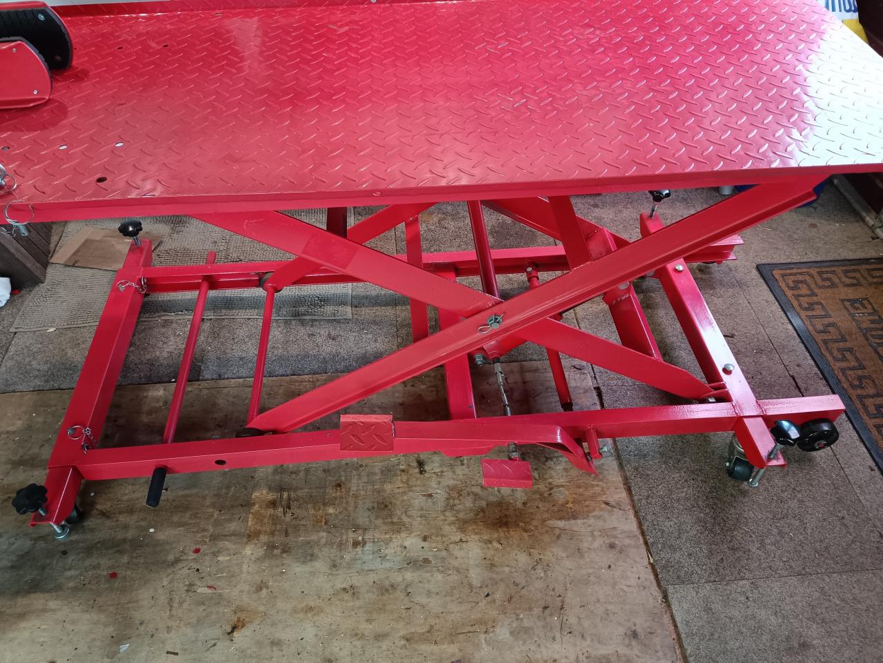 Zware stalen Hydraulische hefbrug tot een gewicht van 450 kg.