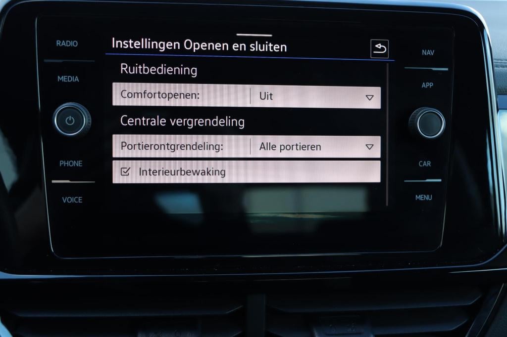 Volkswagen T-roc cabrio 1.5 tsi r-line black style 150pk dsg7