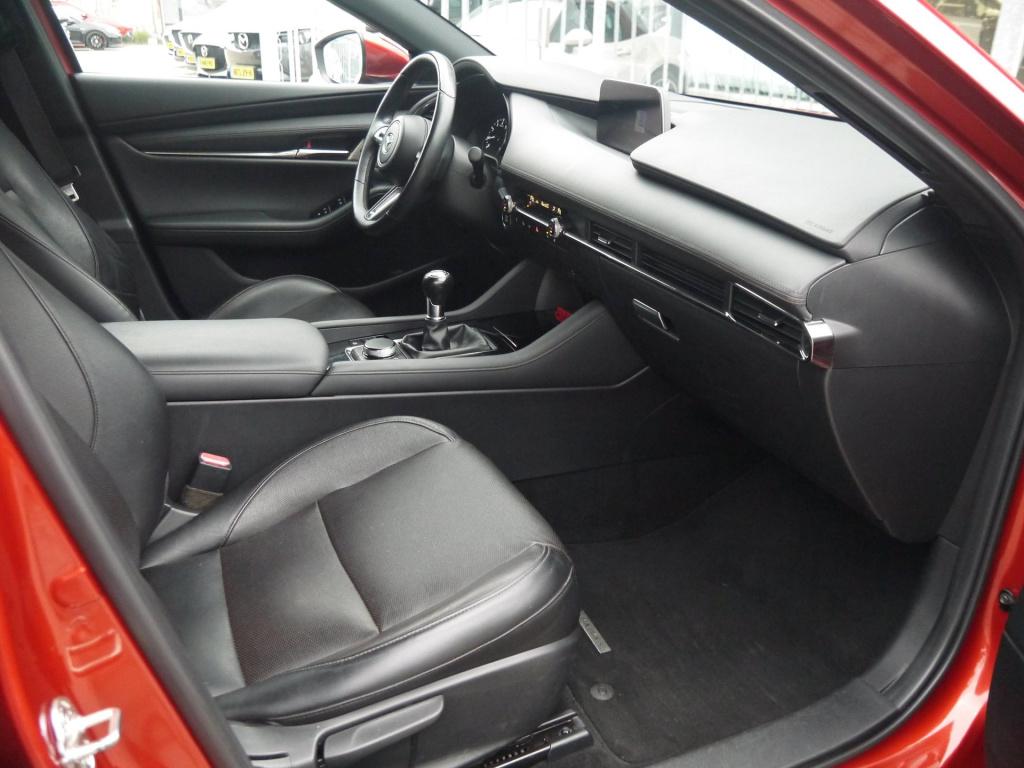 Mazda 3 2.0 e-skyactiv-g m hybrid 122 luxury|rijklaar|trekhaak