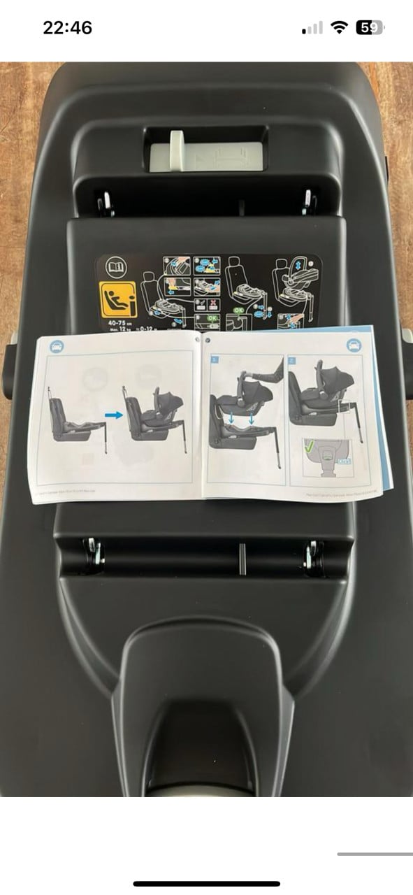 Maxi Cosi Cabriofix i-Size + 2x base en Jollein voetenzak
