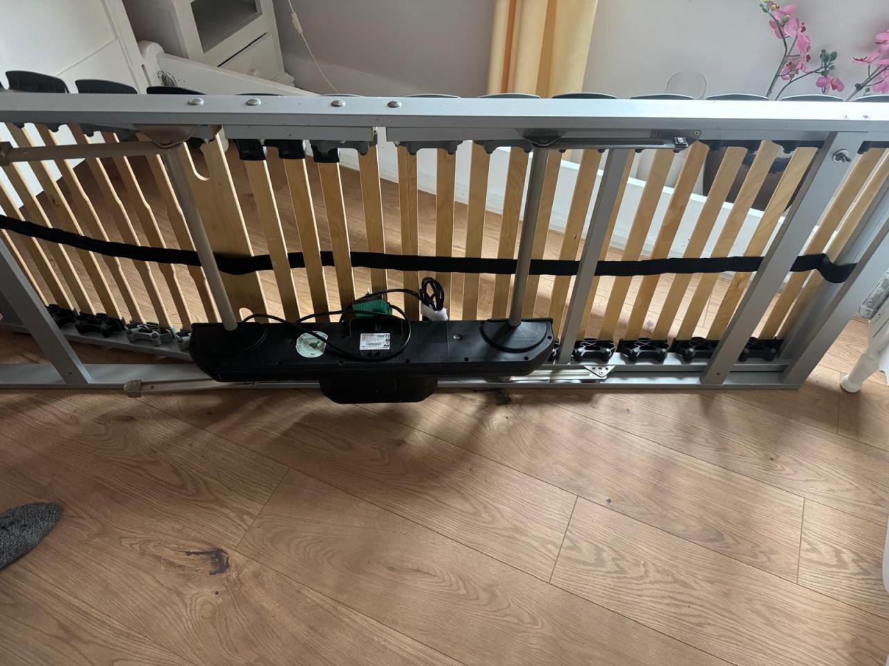 Bed, elektrisch verstelbaar