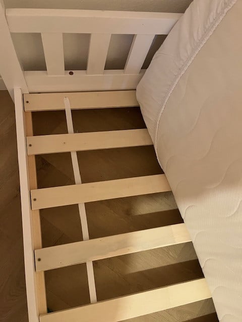 Kinderledikantje huisje 1 jaar gebruikt z.g.a.n.