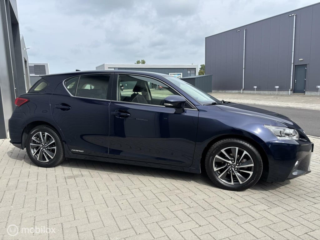 Lexus Ct 200h luxury line