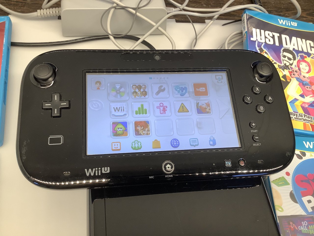 Prachtige set van de Wii U van Nintendo. Mario Kart / Splatoon+ extra