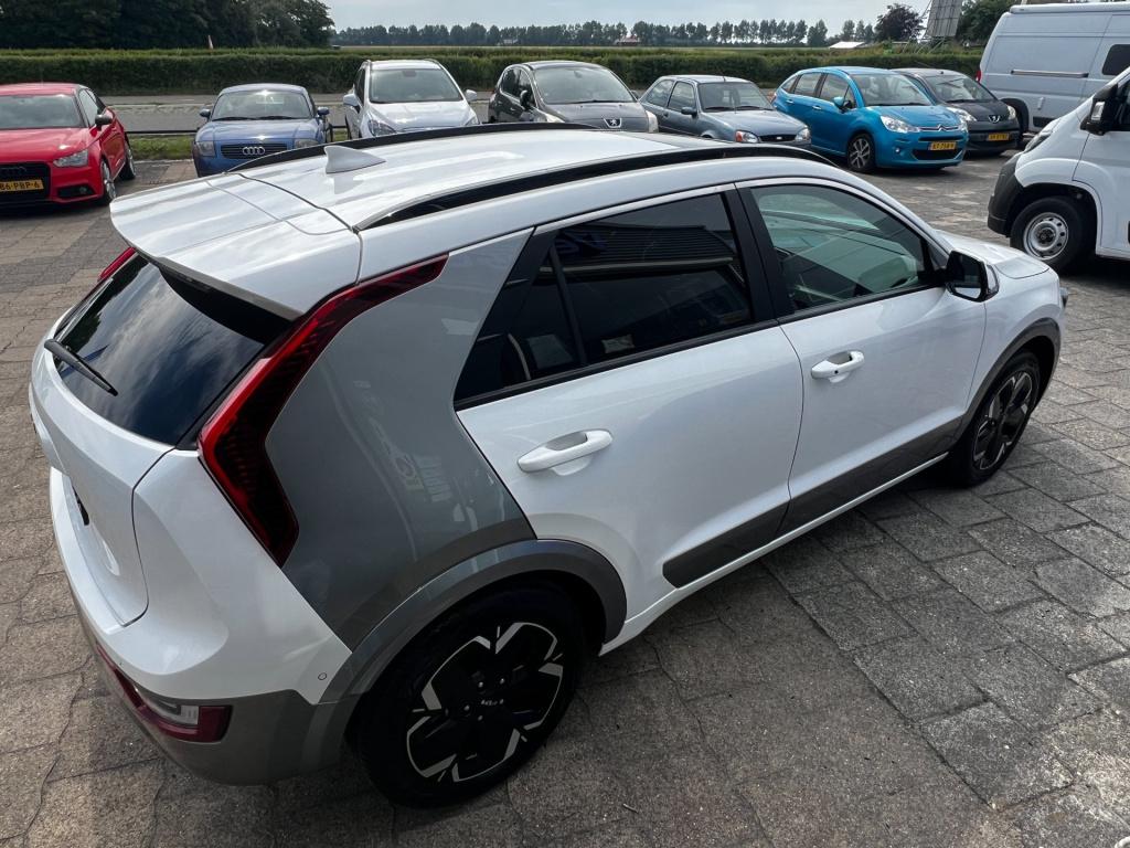 Kia Niro Ev executiveline 64.8 kwh full option, trekhaak afn. pearl white