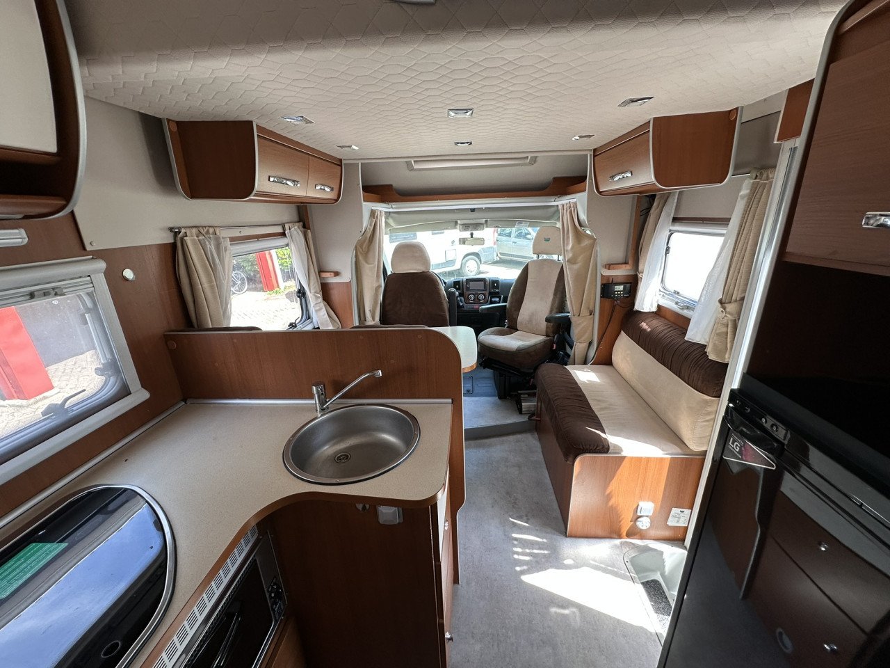 Comfortabel reizen in stijl – ontdek de McLouis MC4-75, 2012, lengtebedden