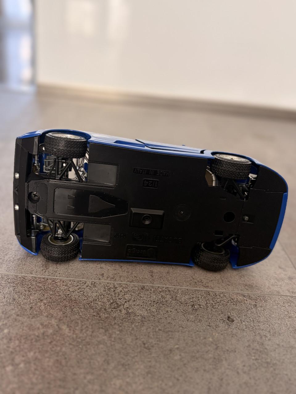 Bburago Bugatti EB110 1:24