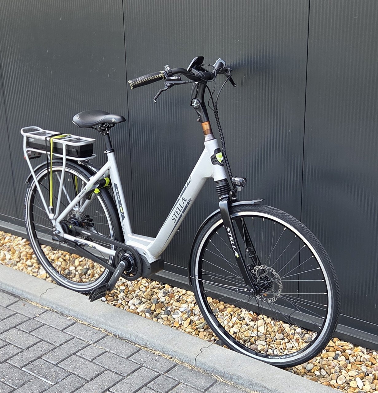 Stella Novara Middenmotor + De2 naaf 53cm