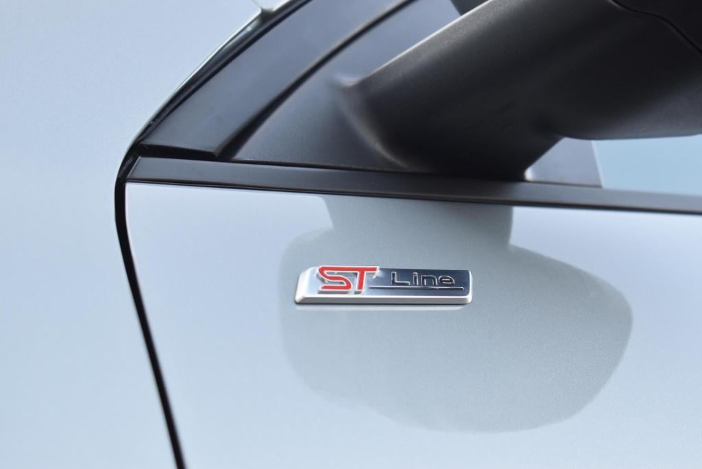 Ford Kuga 2.5 phev st-line | climate control | cruise control | winterpakke