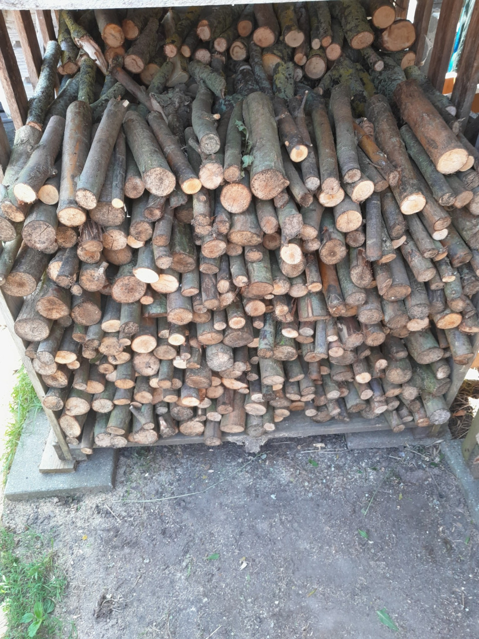 Rondhout gemengd.