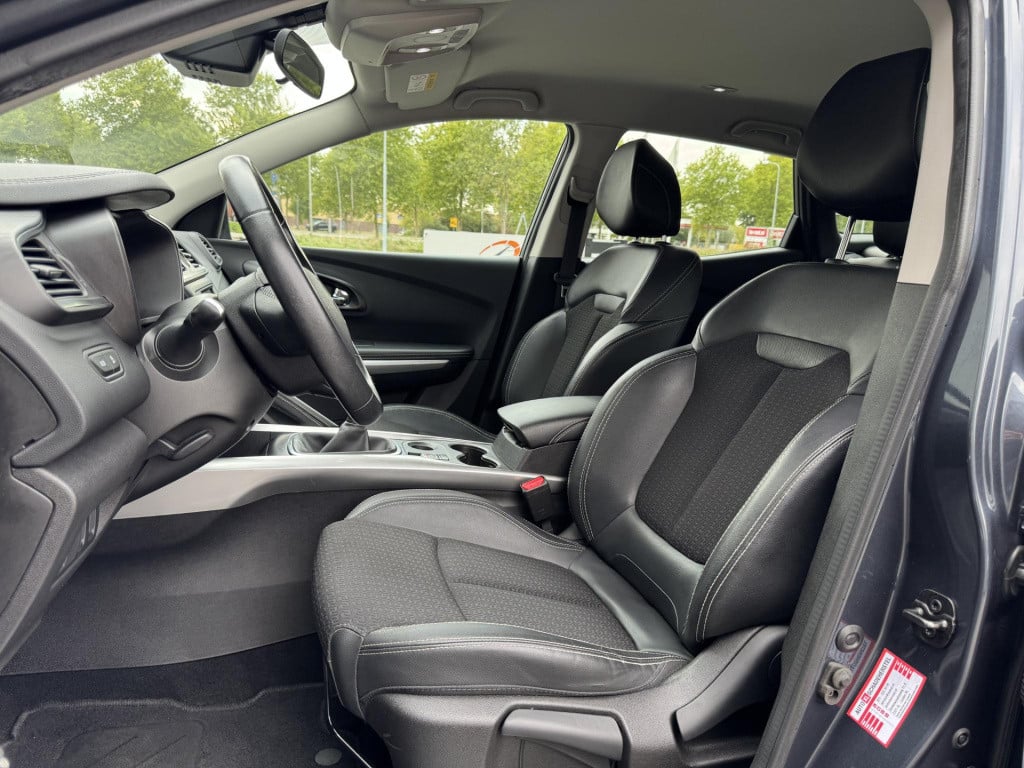 Renault Kadjar 1.2 tce intens | trekhaak | navigatie | camera | cruise & cl
