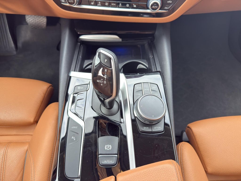 BMW 5 Serie 530e iperformance | sport line | leder cognac | electr.zonnesch