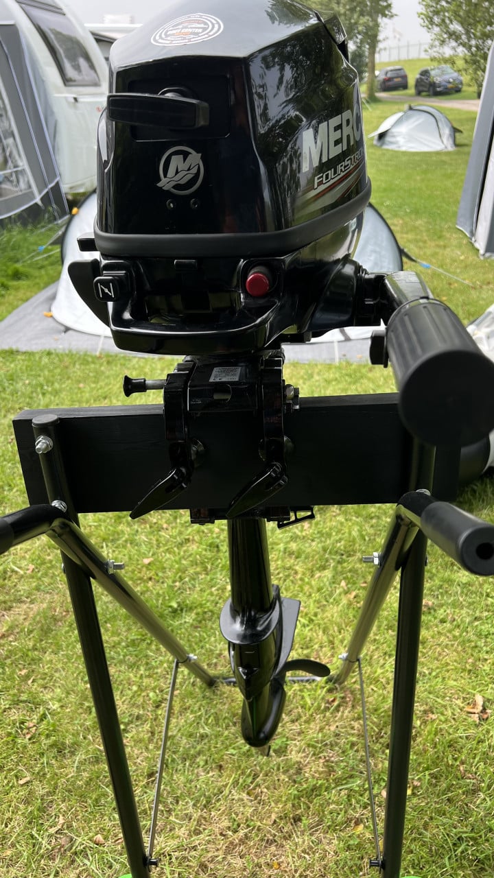 Leuk (bij) bootje Talamex met 2,5 pk mercury moter