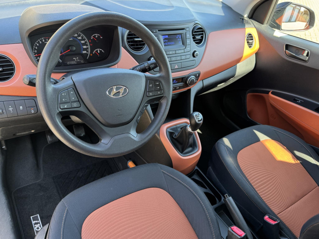 Hyundai I 10 1.0i i-motion comfort | cruise control | radio-cd/mp3 speler |