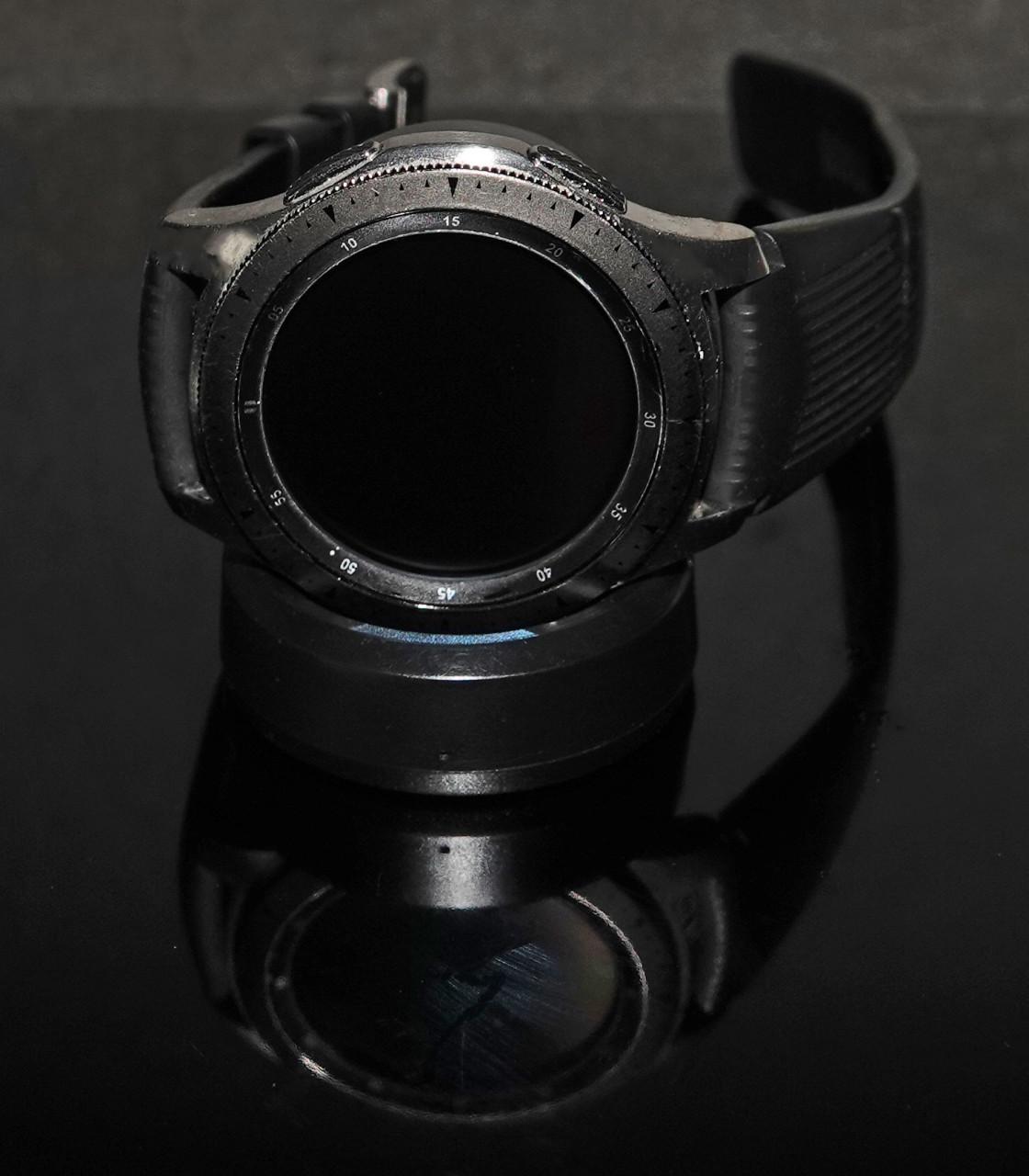 Samsung Galaxy watch (46 mm) R-800 met oplader