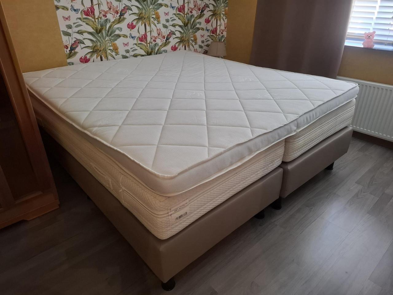 Boxspring bed 180 cm x 200 cm