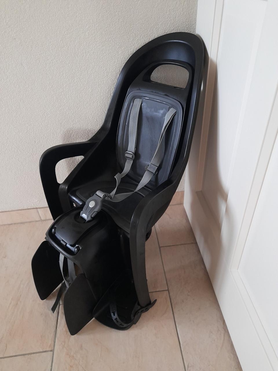 Polisport fietsstoeltjes / achterzitje (Groovy CFS)  in goede nette staat!