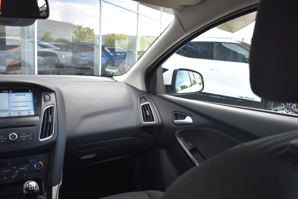 Ford Focus 1.0 titanium | cruise control | trekhaak | achteruitrijcamera | 