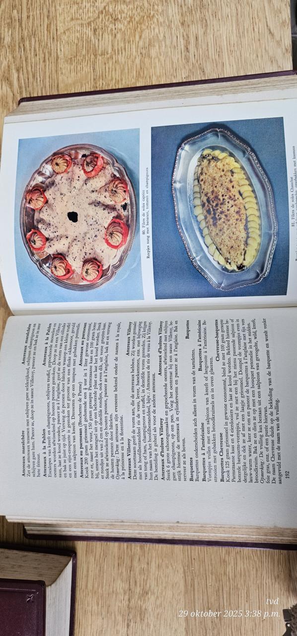Twee prachtige antieke kookboeken van A. Escoffier Deel I en Deel II