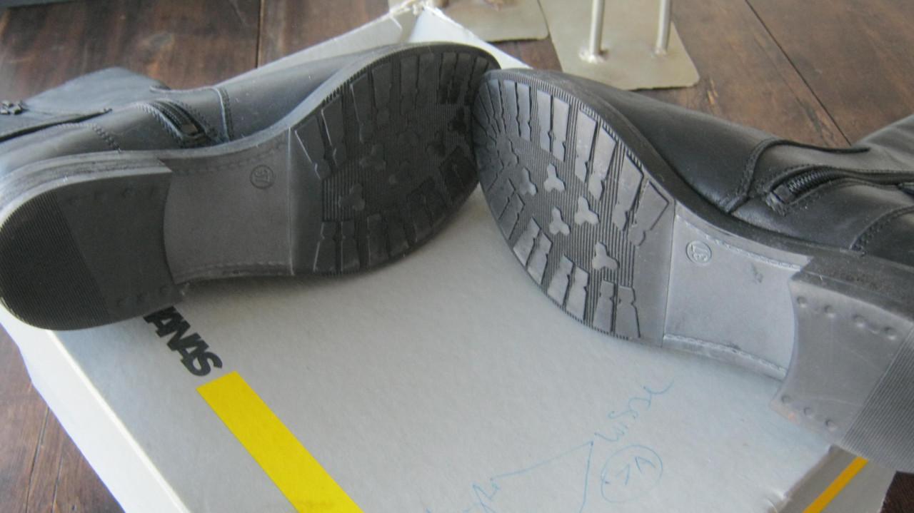 NIEUW LAARZEN MAAT 37  VOOR 50 EURO