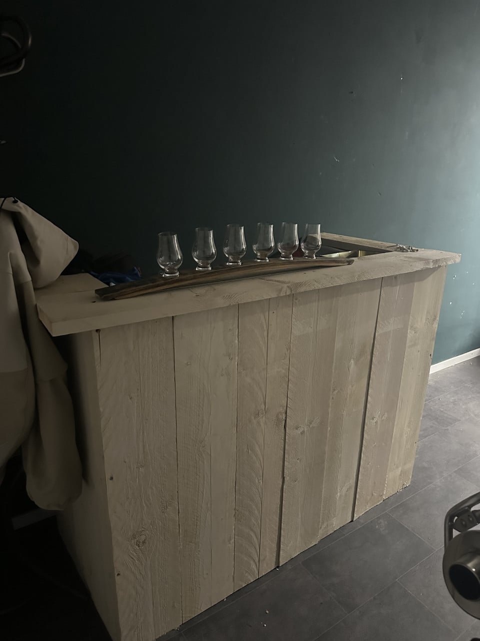 Bar van steigerhout