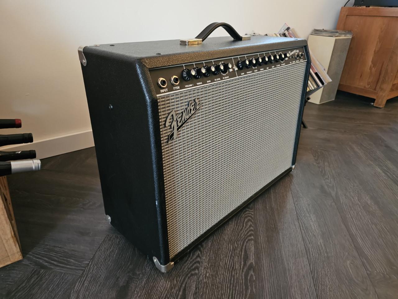 Fender champion 100, Versterker
