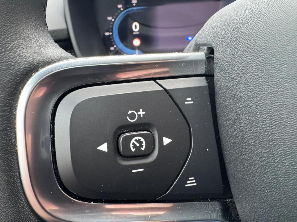 Volvo XC40 recharge p8 awd r-design