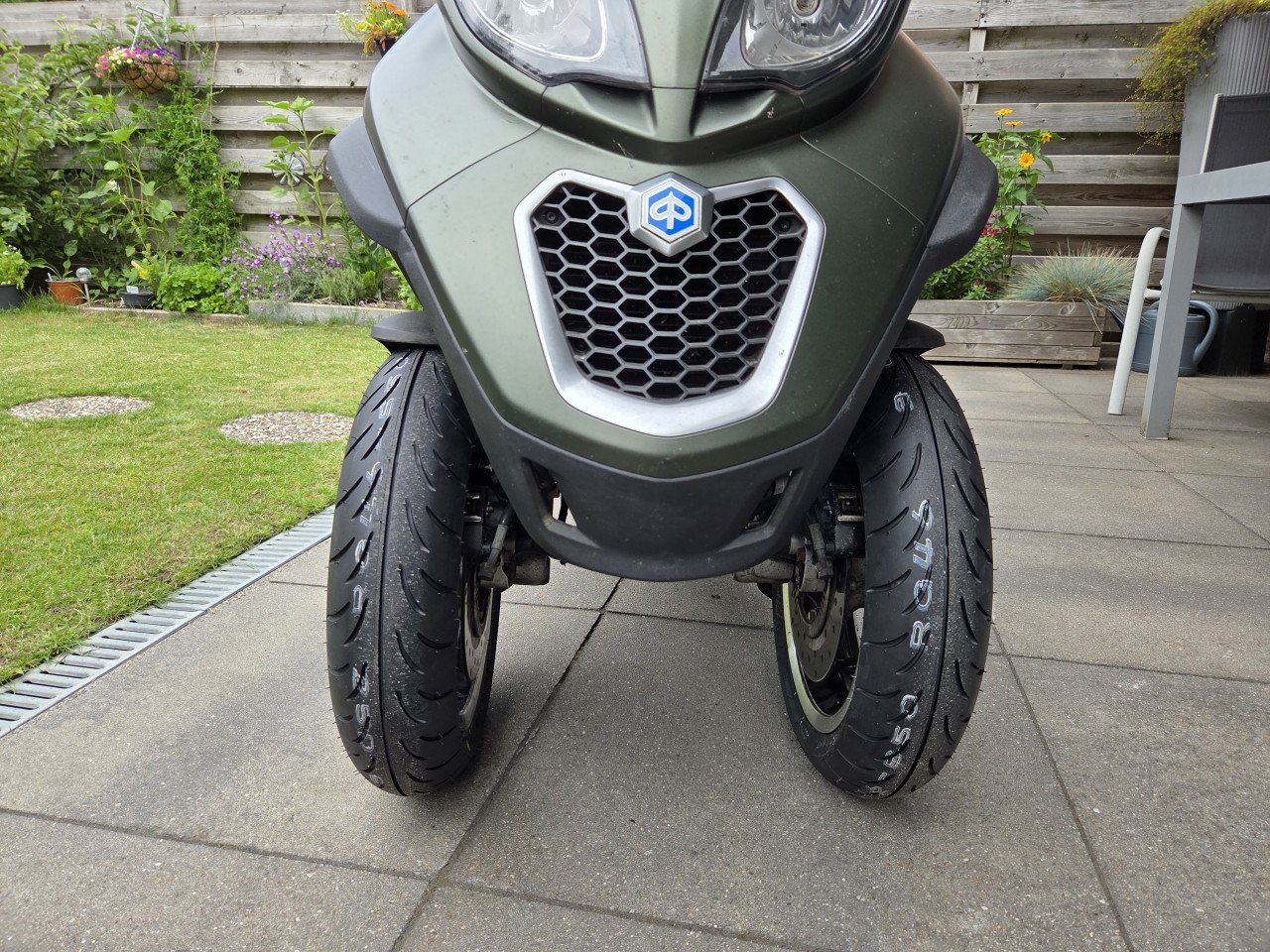 Piaggio MP3 500LT Ie Sport met topkoffer in kleur!