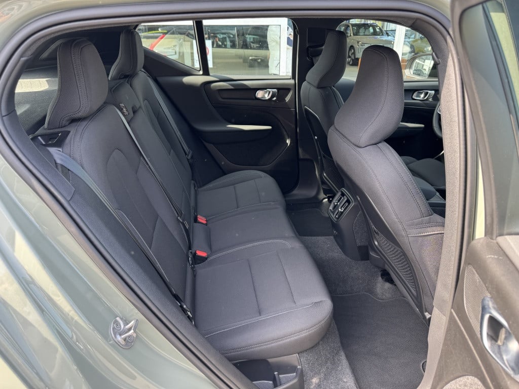 Volvo XC40 extended plus 252pk 82 kwh| trekhaak| adap.criuise| stoel.verw|