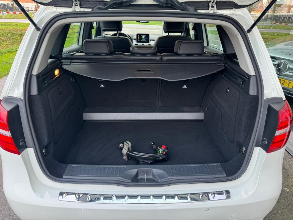 Mercedes-Benz B-Klasse 180 ambition urban automaat , apple-carplay , afneem