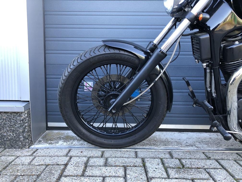 Custombuild Suzuki VS1400, monozit, sidemount, forwardcontr, zo mee €1995,-