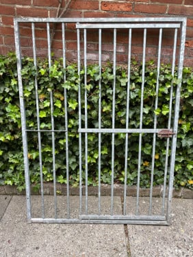 Te koop element voor hondenkennel